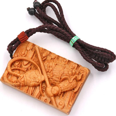 Vòng cổ mặt gỗ hoàng đàn khắc hình Tôn Ngộ Không MG41