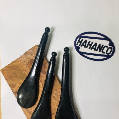 Cây massage mặt bằng sừng đen dày thần thánh (MH844) đánh bay vết nhăn da mặt mà không cần sử dụng bất kì loại kem dưỡng nào