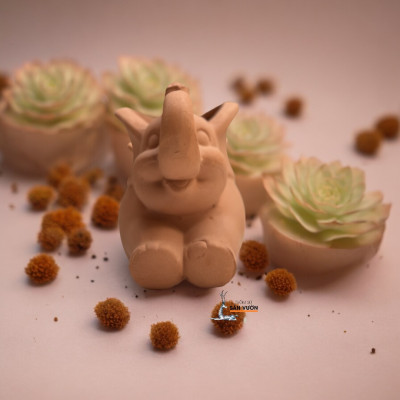 Chậu Gốm Đất Nung Hình Chú Voi Con