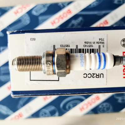 Bugi Xe Máy Chân Dài Honda Vario, Air Blade, Vision, Lead, PCX, Yahama. Grande, NVX, Nouvo, Piagio - Bosch UR2CC