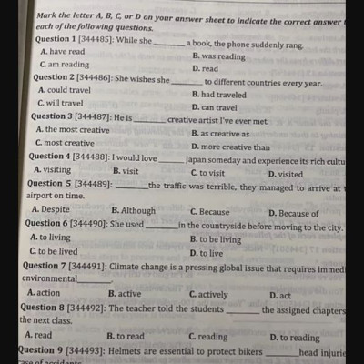 70 đề luyện thi vào 10 môn Tiếng Anh - MoonBook