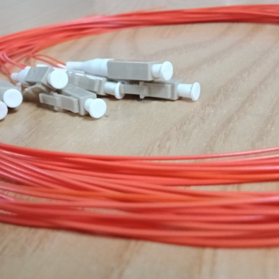 Combo 12 sợi nối quang Pigtail LC/PC Muit mode 1.5M, 0.9mm. Hàng nhập khẩu