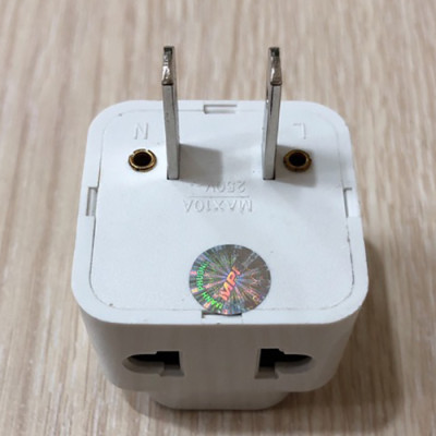 PHÍCH CẮM CHUYỂN ĐỔI 3 CHẤU SANG 2 CHẤU VÀ CHIA 2 Ổ MPE  2000W - HÀNG CHÍNH HÃNG