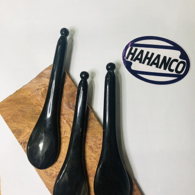 Cây massage mặt bằng sừng đen dày thần thánh (MH844) đánh bay vết nhăn da mặt mà không cần sử dụng bất kì loại kem dưỡng nào