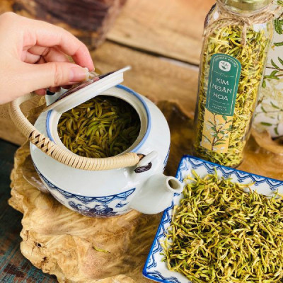 TRÀ KIM NGÂN HOA (100% NỤ HOA) CHAI 30G - THÁI MINH NGUYÊN