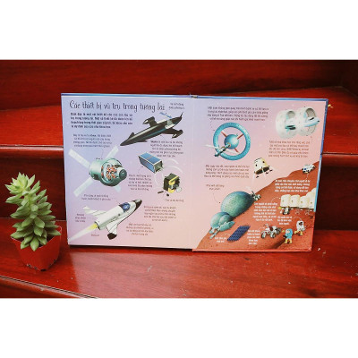 Sách - Big Book Of Rockets And Spacecraft - Cuốn Sách Khổng Lồ Về Tên Lửa Và Các Thiết Bị Vũ Trụ - Đinh Tị Books