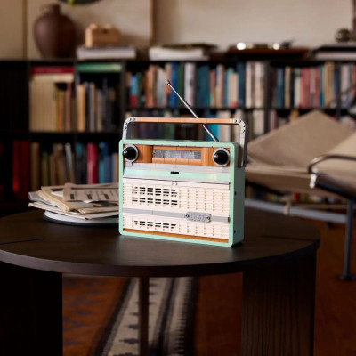 Đồ Chơi Lắp Ráp Đài Radio Cổ Điển LEGO ICONS 10334 (906 chi tiết)