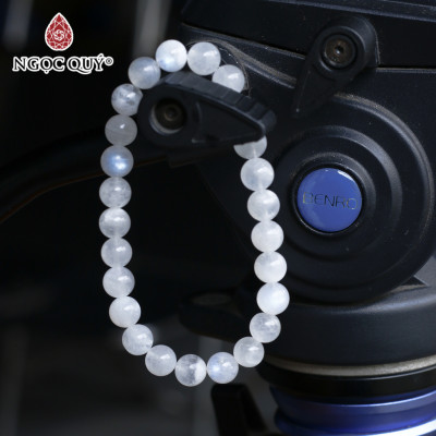 Vòng tay đá moonstone mệnh thủy, kim - Ngọc Quý Gemstones