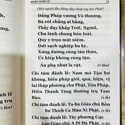 Kinh Từ Bi Thủy Sám Pháp ( Bìa cứng ép kim, bản đẹp giấy chống mõi mắt , khổ 24x16 - tặng bao sách)