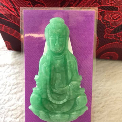 MẶT DÂY CHUYỀN PHẬT QUAN ÂM ĐEO CHUỖI DÀI NGỒI ĐÀI SEN  CHẤT LIỆU ĐÁ CẨM THẠCH XANH LÝ TỰ NHIÊN ĐẸP  Size Cao 58mm x Ngang 33mm x Dầy 6mm