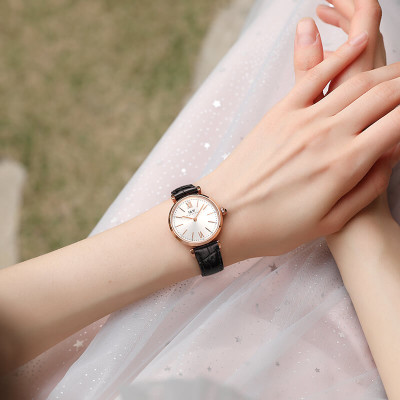 Đồng hồ nữ chính hãng IW CARNIVAL IW562L-1 Kính sapphire ,chống xước ,Chống nước 30m ,Bảo hành 24 tháng,Máy điện tử(Pin),dây da cao cấp, thiết kế đơn giản dễ đeo