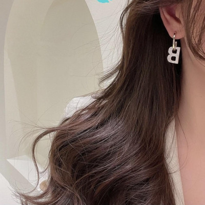 Khuyên tai nữ đính đá thời trang