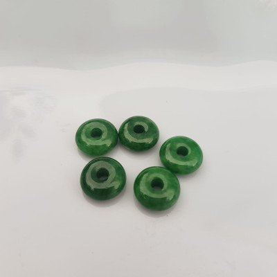 Bộ 5 đồng tiền đá cẩm thạch tự nhiên xanh ngọc đậm đều đẹp Nữ Phối vòng tay,mặt dây chuyền vàng đeo cực kỳ xinh xắn ạ Size hạt 9mm x dầy 3,8mm x lỗ ở giữa đk 2mm mệnh Thủy Mộc Hỏa ạ