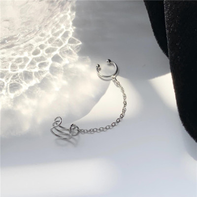 Bông tai xích mảnh kẹp sụn thần thái hack tuổi cực xịn