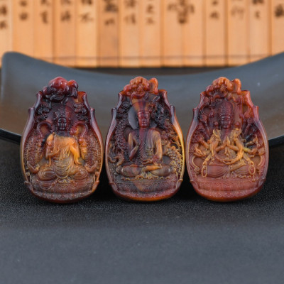 Dây chuyền Phật Bất Động Minh Vương hương thơm bằng Long Diên Hương tổng hợp (Có dây đeo)