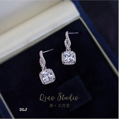 Bông tai bạc mặt đá vuông chất liệu bạc s925 MS075v