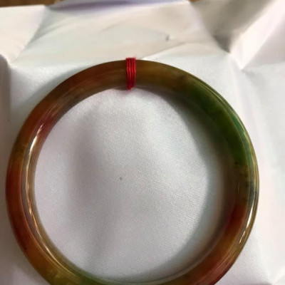  VÒNG TAY TỨ QUÝ NI 57 CHẤT LIỆU ĐÁ MÃ NÃO TỨ QUÝ ĐỦ MÀU ĐẸP NỮ TÁT CẢ CÁC MỆNH TỪ 55 KG ĐẾN 68 KG ĐEO