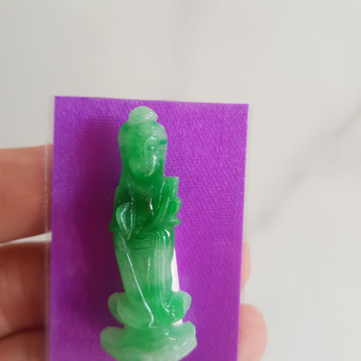 MẶT DÂY CHUYỀN PHẬT MẸ QUAN ÂM ĐỨNG MỚI ĐÁ CẨM THẠCH TỰ NHIÊN  MÀU XANH NGỌC TRẮNG ĐỀU BÓNG BỌC VÀNG ĐEO ĐẸP  Cao 43mmx15mmx4mm Ạ
