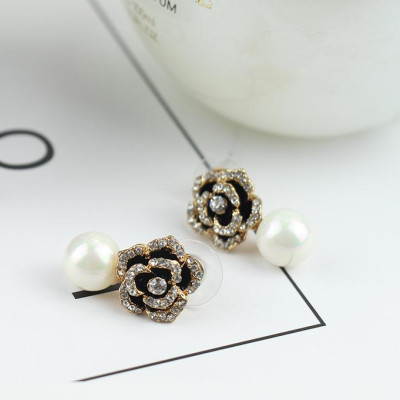 Bông tai hoa hồng đen ngọc trai ấn tượng huyền bí