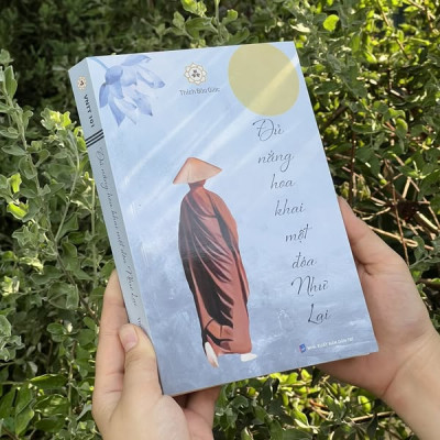 Sách - Đủ Nắng Hoa Khai Một Đóa Như Lai - Vĩnh Nghiêm Books