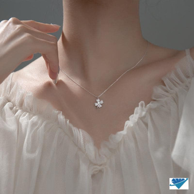 Dây chuyền nữ mặt cỏ 4 lá chất liệu bạc MS08c