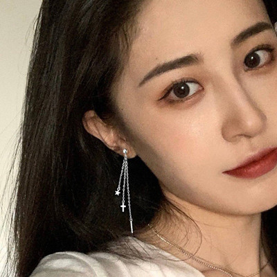 Bông tai kiểu dáng sao đổi ngôi hiện đại quyến rũ