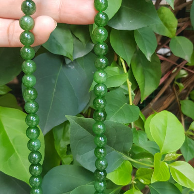 Chuỗi đeo Cổ Đá Ngọc Phật tự nhiên đẹp hay ngọc bích  Size hạt 8mm Màu xanh ngọc bích bóng đẹp món quà tặng ý nghĩa cho mình và người thân đeo đẹp xanh nhẹ nhàng mát xanh tươi ạ