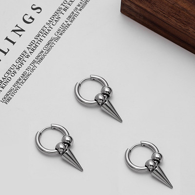 Bông tai phong cách bụi cho phái mạnh 