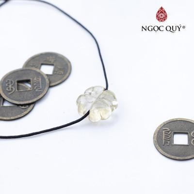Mặt dây chuyền cỏ 4 lá thạch anh tóc vàng 15x15x7.5mm mệnh thủy, kim - Ngọc Quý Gemstones