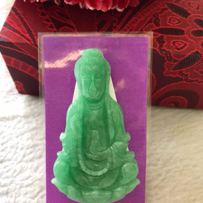 MẶT DÂY CHUYỀN PHẬT QUAN ÂM ĐEO CHUỖI DÀI NGỒI ĐÀI SEN  CHẤT LIỆU ĐÁ CẨM THẠCH XANH LÝ TỰ NHIÊN ĐẸP  Size Cao 58mm x Ngang 33mm x Dầy 6mm