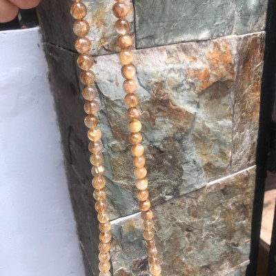 VÒNG CHUỖI ĐEO CỔ ĐÁ THẠCH ANH TÓC VÀNG ĐỒNG TRỤC VIP ĐẸP 9mm ĐÁ THIÊN NHIÊN RẤT SANG