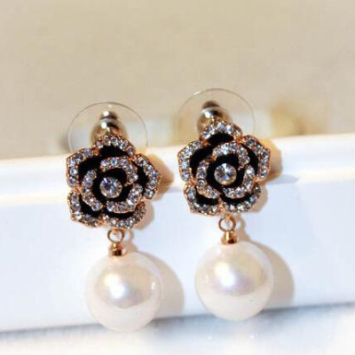 Bông tai hoa hồng đen ngọc trai ấn tượng huyền bí