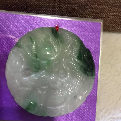 MẶT DÂY CHUYỀN CON RỒNG TO HÌNH TRÒN NAM CHẤT LIỆU ĐÁ CẨM THẠCH TỰ NHIÊN ĐK 45,6mm x dầy 6,5mm MÀU TRẮNG BÓNG XANH RẤT ĐẸP