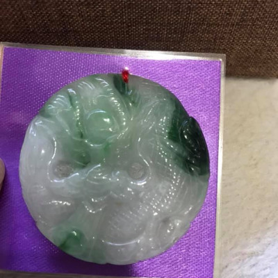 MẶT DÂY CHUYỀN CON RỒNG TO HÌNH TRÒN NAM CHẤT LIỆU ĐÁ CẨM THẠCH TỰ NHIÊN ĐK 45,6mm x dầy 6,5mm MÀU TRẮNG BÓNG XANH RẤT ĐẸP