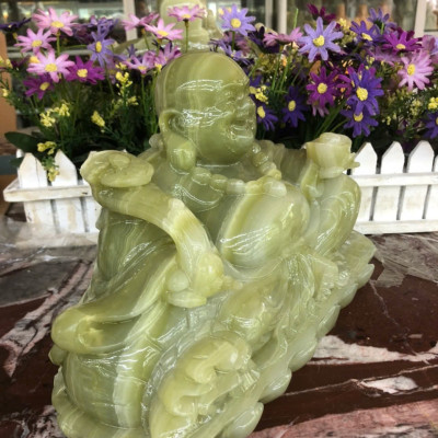 Tượng Phật Di Lặc ngồi tựa bao tiền cầm thỏi vàng phong thủy đá ngọc onyx