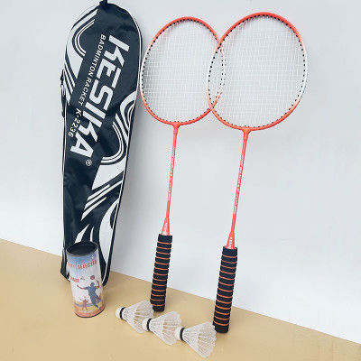 Set  2  cây vợt cầu lông chơi thể thao , hợp kim nhôm , kèm túi đựng ,  tặng 3 quả cầu ,tay cầm được làm bằng gỗ , lót ngoài đệm mút  chắc tay  ,giúp cầm nắm vợt được chắc chắn , dễ dàng