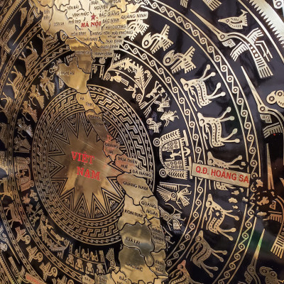 MẶT TRANH TRỐNG ĐỒNG ĂN MÒN (ĐỒNG VÀNG NGUYÊN CHẤT)