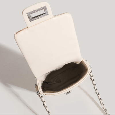 Túi đeo chéo nữ phong cách dễ thương – BEE GEE DCNU1067