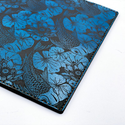 Ví nữ cầm tay da bò handmade họa tiết cá Koi