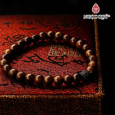 Vòng tay trầm tốc phối charm hợp kim đính đá - Ngọc Quý Gemstones