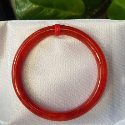 Vòng Cẩm Thạch đỏ đẹp CN 54mm x chột 6,8mm màu đỏ tươi đều bóng đẹp chuẩn hợp nữ mạng hỏa mạng thổ 53kg- 60kg đeo đẹp tay may mắn tốt sức khỏe công việc rực rỡ tài lộc quà tặng ý nghĩa cho Mẹ, mình & người thân ạ