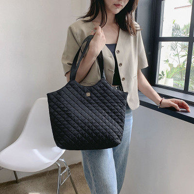 Túi xách nữ cỡ lớn thời trang phong cách rhiện đại trẻ trung , túi đeo vai thời trang dung tích lớn