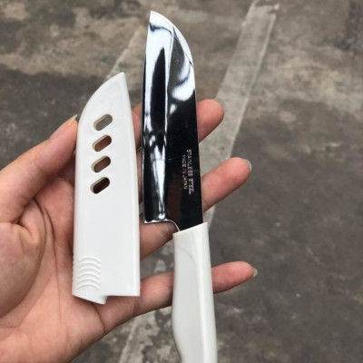 Dao gọt hoa quả được trang bị nắp nhựa bọc lưỡi, thuận tiện khi mang đi du lịch hay những chuyến dã ngoại mà vẫn đảm bảo an toàn - nội địa Nhật Bản 