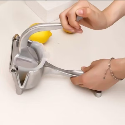 Dụng cụ ép trái cây bằng tay nhỏ gọn tiện lợi 