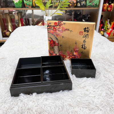 Hộp đựng bánh mứt sơn mài cao cấp Thanh Bình Lê, hộp vuông nền dát vàng 4 ngăn rời 23x23x6 cm