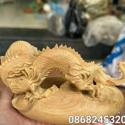 Gạt tàn khắc rồng bằng gỗ bách xanh thơm phức kt 15x10×9cm 