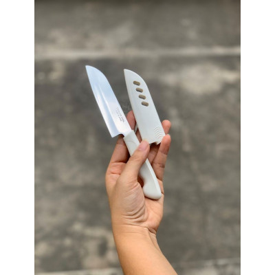 Dao gọt hoa quả được trang bị nắp nhựa bọc lưỡi, thuận tiện khi mang đi du lịch hay những chuyến dã ngoại mà vẫn đảm bảo an toàn - nội địa Nhật Bản 