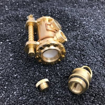 Vỏ Hột Quẹt Bật Lửa Xăng Đá Đồng Khối TC07 Thiết Kế Độc Lạ Màu Vàng - Dùng Xăng Bấc Đá Cao Cấp