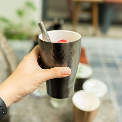 Ly giữ nhiệt inox hoa văn tổ ong 2 lớp phủ sứ Tiamo 360ml