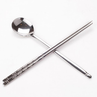 Hộp cơm trưa 3 ngăn bằng thủy tinh chịu nhiệt - tặng kèm thìa và đũa inox (giao màu ngẫu nghiên) 